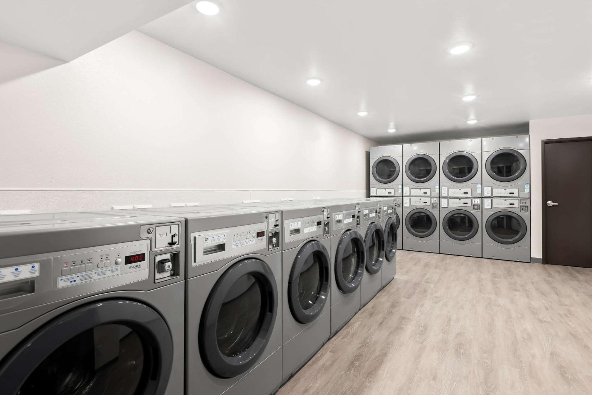 Woodspring Suites Savannah West Chatham Parkway Εξωτερικό φωτογραφία
