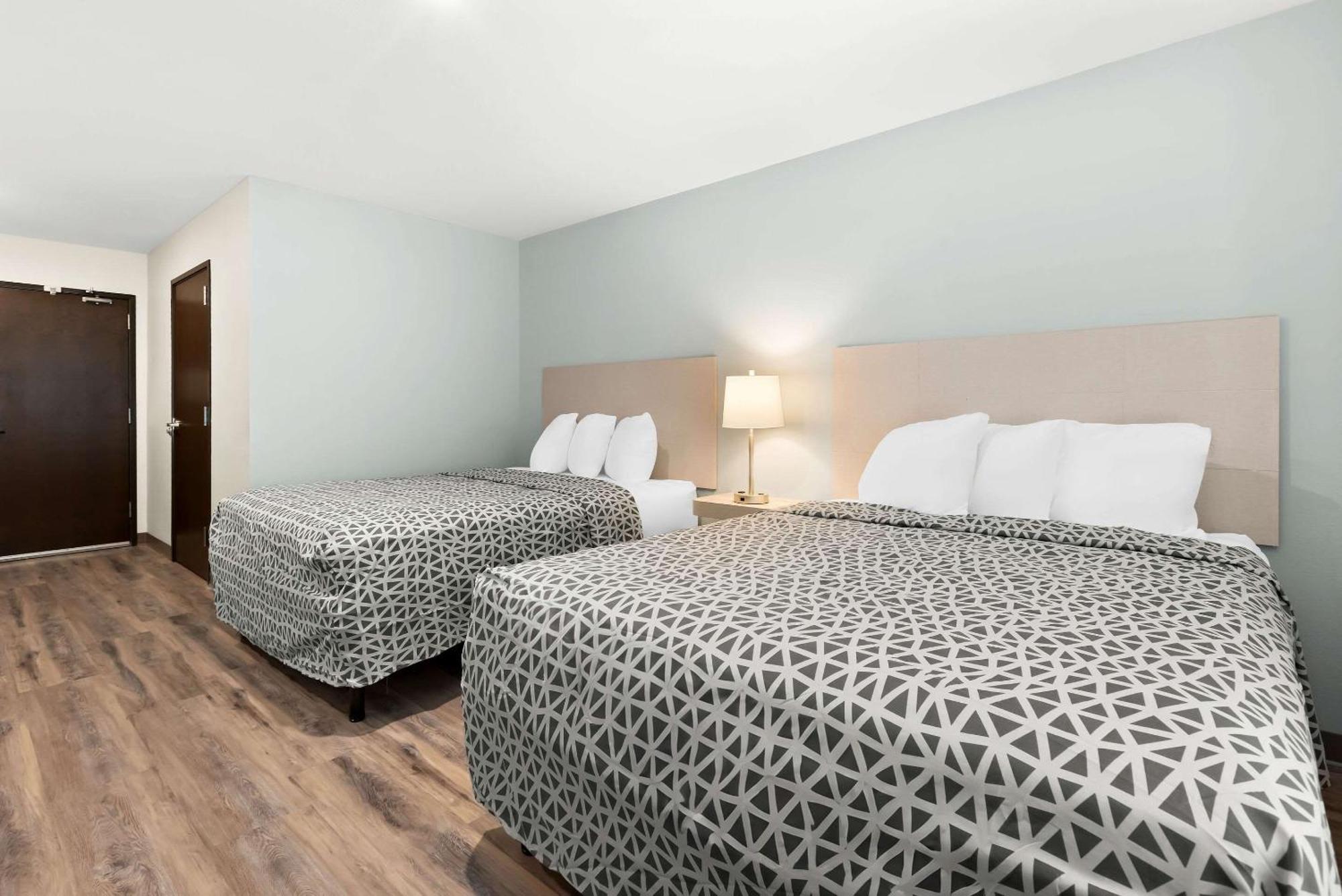 Woodspring Suites Savannah West Chatham Parkway Εξωτερικό φωτογραφία